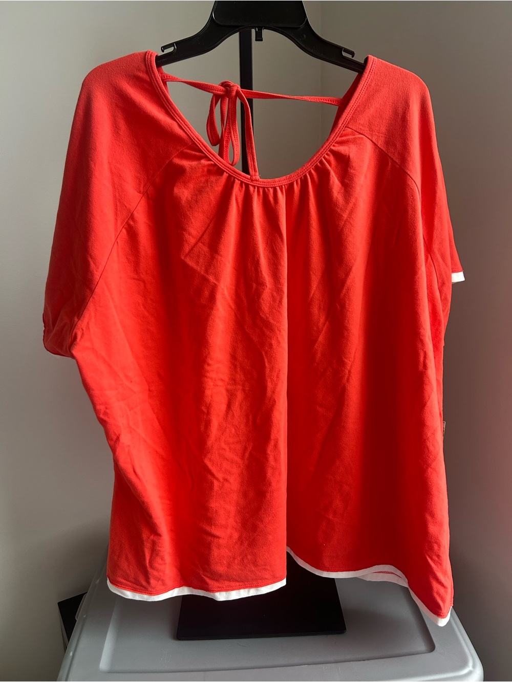 NWT- Women’s Athletic Works Coral Scoop-Neck Tie-Back Tunic. Size 5x